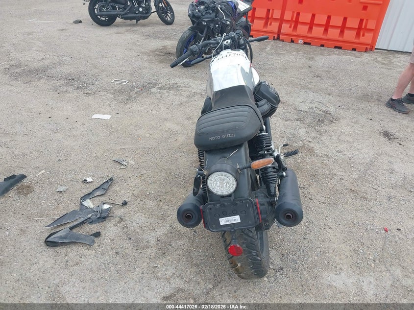 2025 Moto guzzi VIN ZGUKZUA02SM001745 IAAI salvage auction — UNKNOWN, Salvage (Texas), sold $600 on 2026-07-08 (photo 6)