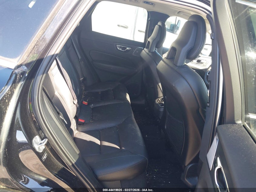 2018 Volvo Xc60 VIN LYVA22RL0JB122756 IAAI salvage auction — SIDE, Salvage Title, sold $5,900 on 2026-07-20 (photo 8)