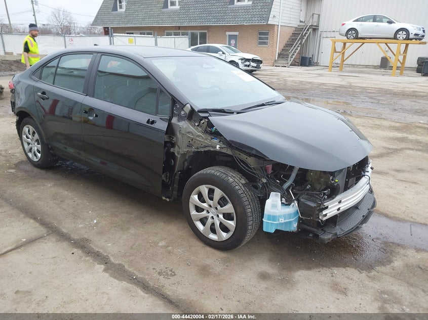 2025 Toyota Corolla VIN 5YFB4MDE5SP313368 IAAI salvage auction — FRONT & REAR, Salvage (Illinois), sold $5,500 on 2026-07-28 (photo 1)
