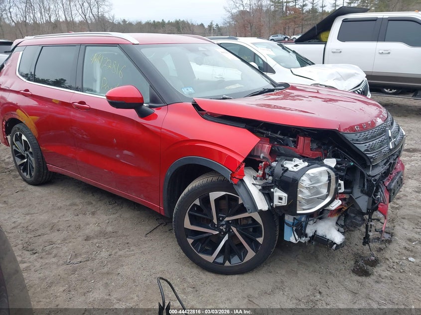 2022 Mitsubishi Outlander VIN JA4J4VA88NZ081918 IAAI salvage auction — FRONT & REAR, Salvage Title, sold $3,950 on 2026-07-28 (photo 1)