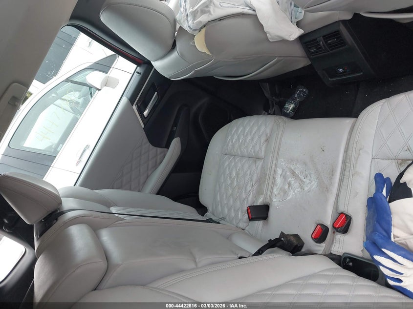 2022 Mitsubishi Outlander VIN JA4J4VA88NZ081918 IAAI salvage auction — FRONT & REAR, Salvage Title, sold $3,950 on 2026-07-28 (photo 8)