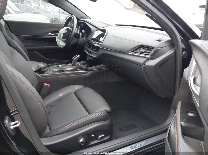 2024 Cadillac Ct4-v VIN 1G6DD5RL1R0115030 IAAI salvage auction — THEFT, Salvage Title, sold $12,500 on 2026-08-10 (photo 5)