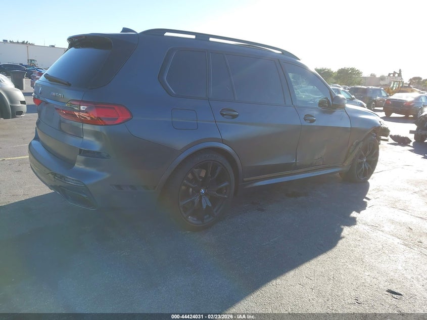 2021 BMW X7 VIN 5UXCX6C04M9E90131 IAAI salvage auction — RIGHT SIDE, Salvage Title, sold $20,800 on 2026-07-30 (photo 4)