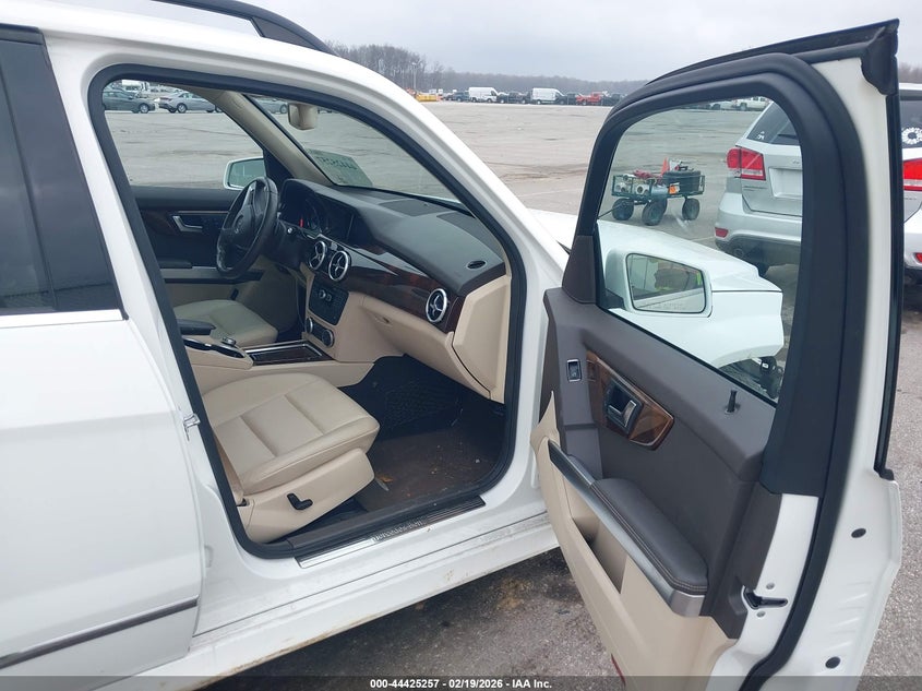 2015 Mercedes-benz Glk-klasse VIN WDCGG8JB7FG378402 IAAI salvage auction — FRONT END, Salvage (Indiana), sold $3,500 on 2026-08-07 (photo 5)