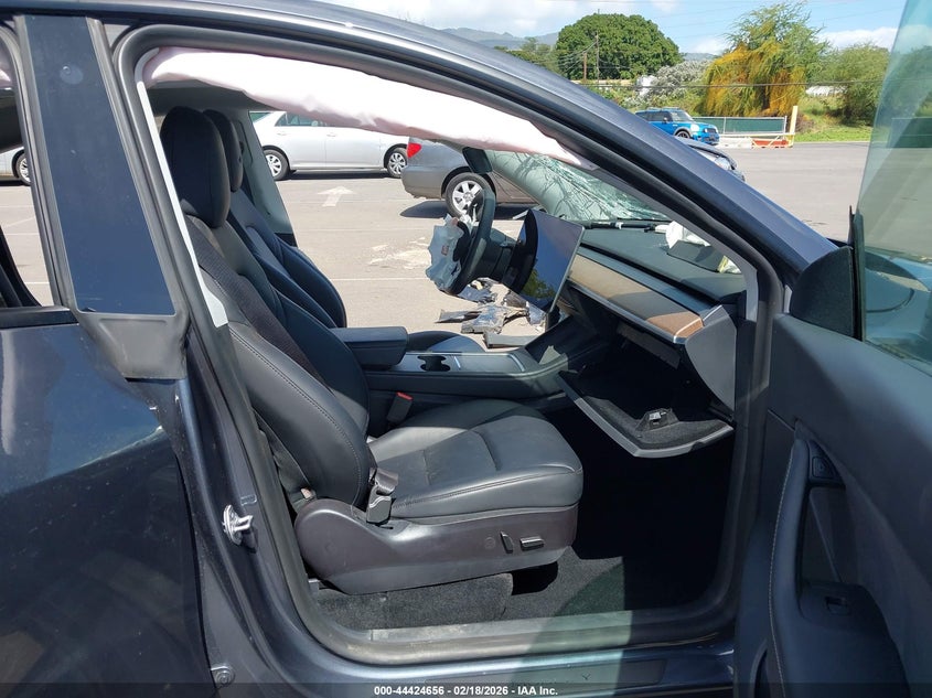 2022 Tesla Model y VIN 7SAYGDEE1NF454652 IAAI salvage auction — LEFT SIDE, Salvage (Hawaii), sold $2,050 on 2026-07-21 (photo 5)