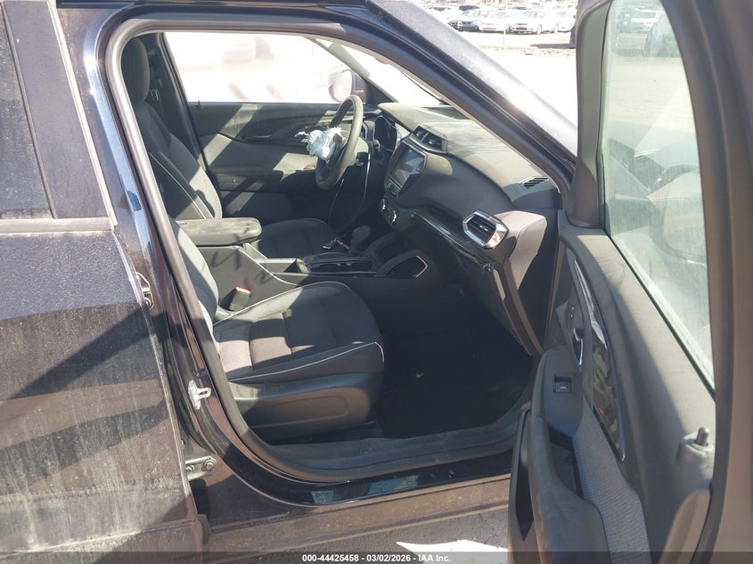 2021 Chevrolet Trailblazer VIN KL79MRSL8MB056590 IAAI salvage auction — FRONT END, Salvage (Illinois), sold $3,150 on 2026-07-07 (photo 5)