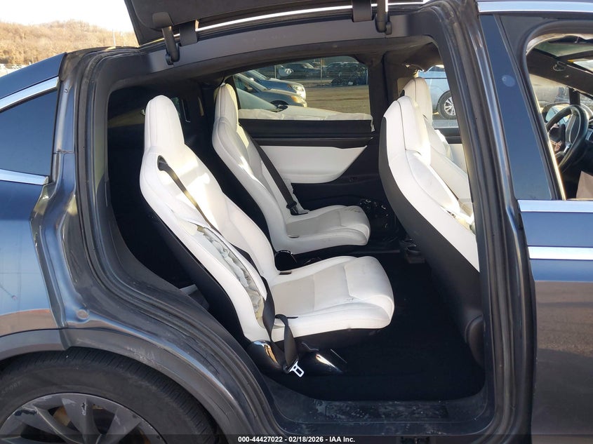 2018 Tesla Model x VIN 5YJXCBE45JF089774 IAAI salvage auction — SIDE, Salvage (Missouri), sold $5,500 on 2026-07-29 (photo 8)