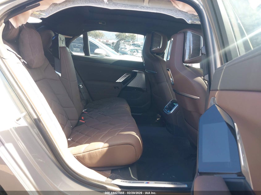 2024 BMW I7 VIN WBY53EJ0XRCP46331 IAAI salvage auction — Front End, Salvage (California), sold $19,150 on 2026-04-23 (photo 8)