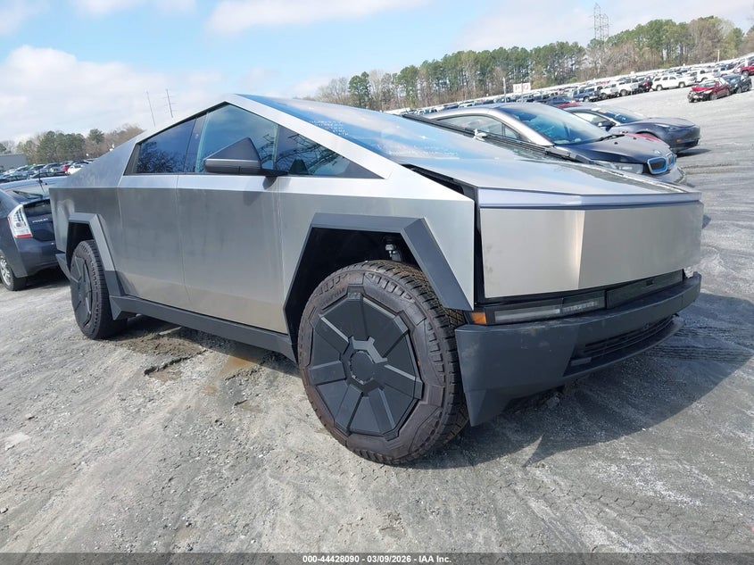 2024 Tesla Cybertruck VIN 7G2CEHEE3RA052720 — IAAI salvage auction photo