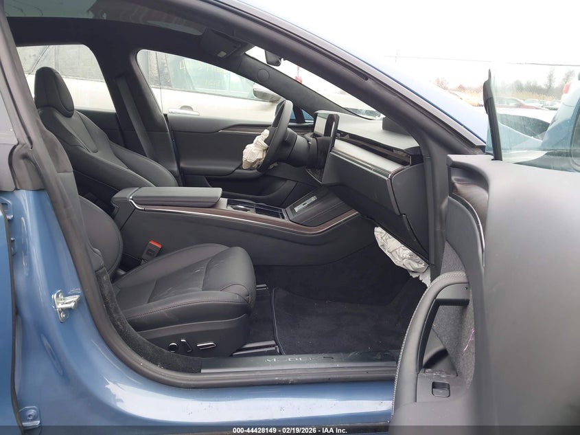 2026 Tesla Model s VIN 5YJSA1E57TF555923 IAAI salvage auction — ALL OVER, Salvage Title (New York), sold $13,100 on 2026-07-30 (photo 5)