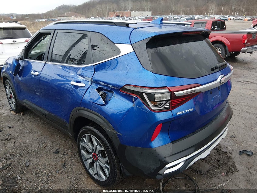 2021 Kia Seltos VIN KNDETCA2XM7107942 IAAI salvage auction — LEFT & RIGHT, Salvage Title, sold $25 on 2026-07-30 (photo 3)