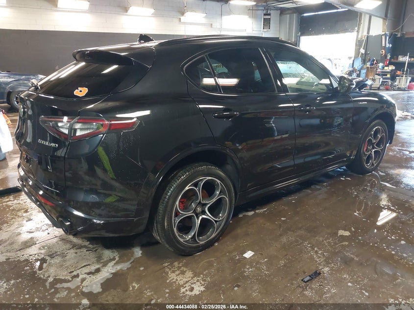 2024 Alfa romeo Stelvio VIN ZASPAKBN3R7D78809 IAAI salvage auction — FRONT END, Salvage Title, sold $4,650 on 2026-07-28 (photo 4)