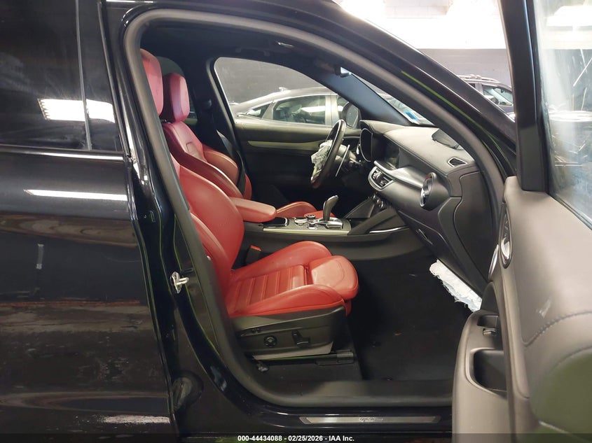 2024 Alfa romeo Stelvio VIN ZASPAKBN3R7D78809 IAAI salvage auction — FRONT END, Salvage Title, sold $4,650 on 2026-07-28 (photo 5)