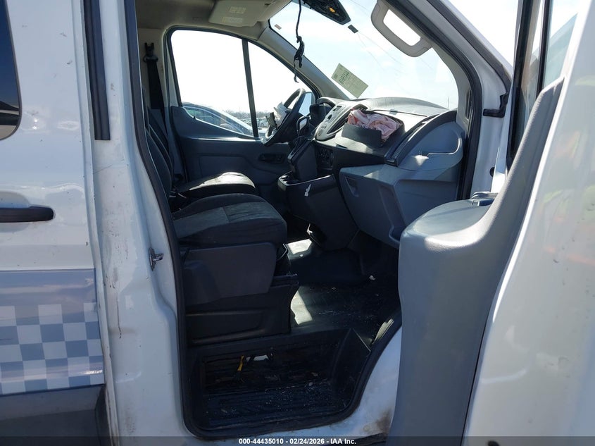 2017 Ford Transit VIN 1FTYR1YM7HKB10825 IAAI salvage auction — FRONT END, Salvage (Texas), sold $1,625 on 2026-08-31 (photo 5)