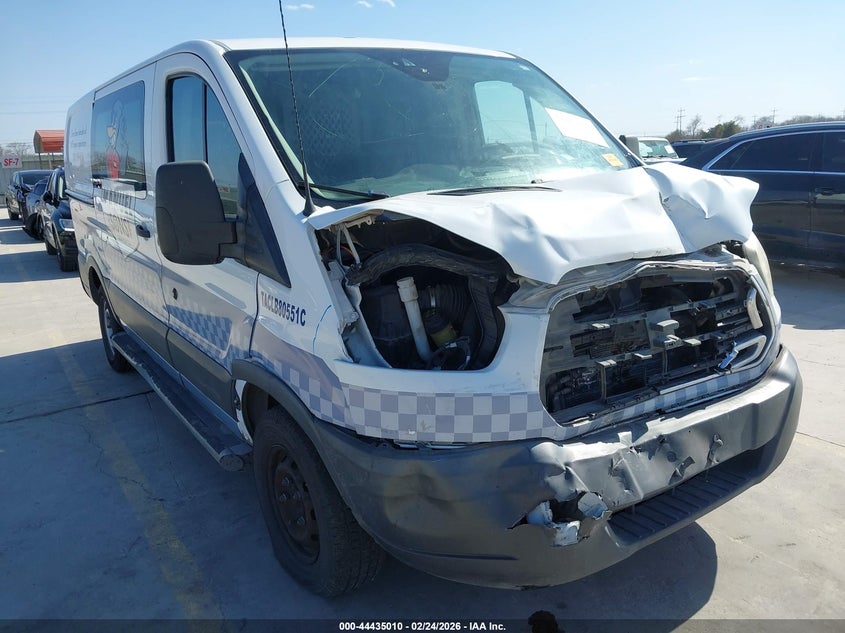 2017 Ford Transit VIN 1FTYR1YM7HKB10825 IAAI salvage auction — FRONT END, Salvage (Texas), sold $1,625 on 2026-08-31 (photo 6)