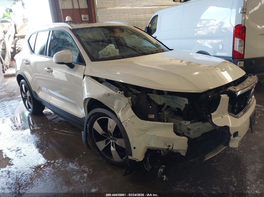2019 Volvo Xc40 VIN YV4162XZ6K2010524 IAAI salvage auction — FRONT END, Salvage (Kentucky), sold $2,200 on 2026-07-18 (photo 1)