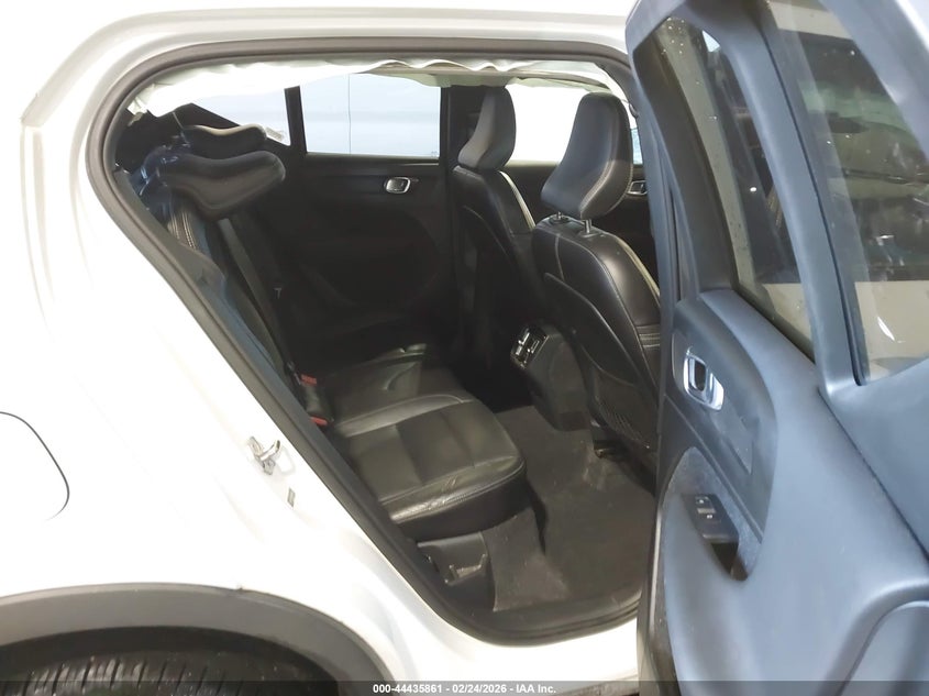 2019 Volvo Xc40 VIN YV4162XZ6K2010524 IAAI salvage auction — FRONT END, Salvage (Kentucky), sold $2,200 on 2026-07-18 (photo 8)