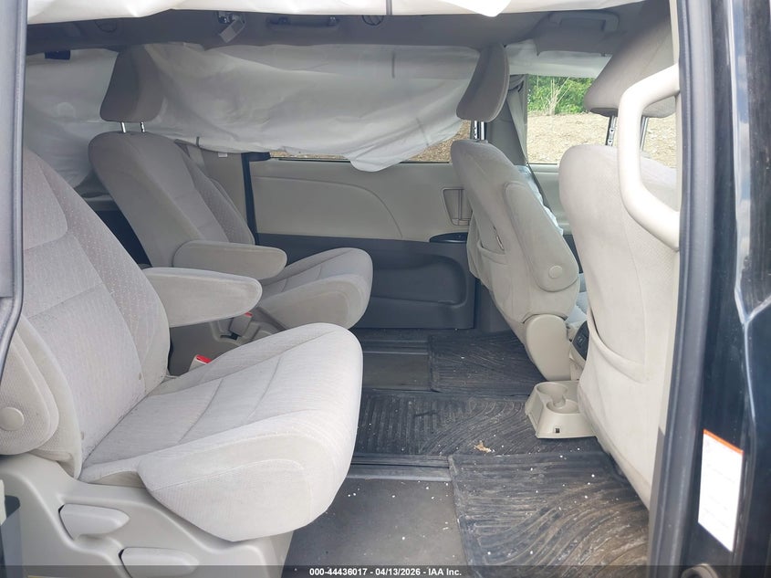 2020 Toyota Sienna VIN 5TDJZ3DC7LS237456 IAAI salvage auction — FRONT END, Wait Title, sold $2,200 on 2026-07-29 (photo 8)