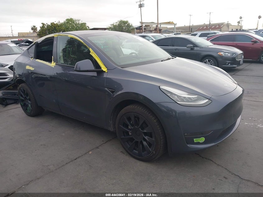 2023 Tesla Model y VIN 7SAYGDEE8PA078726 IAAI salvage auction — REAR END, Salvage Title, sold $11,000 on 2026-07-11 (photo 1)