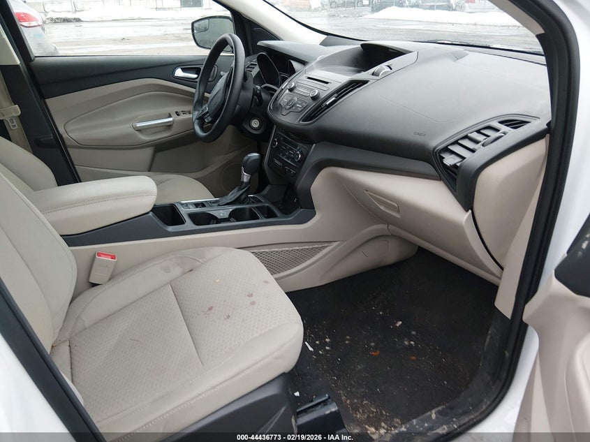 2017 Ford Escape VIN 1FMCU9G98HUB05167 IAAI salvage auction — UNKNOWN, Salvage Title, sold $650 on 2026-07-27 (photo 5)