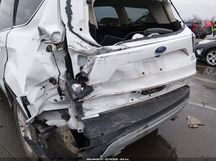 2017 Ford Escape VIN 1FMCU9G98HUB05167 IAAI salvage auction — UNKNOWN, Salvage Title, sold $650 on 2026-07-27 (photo 6)