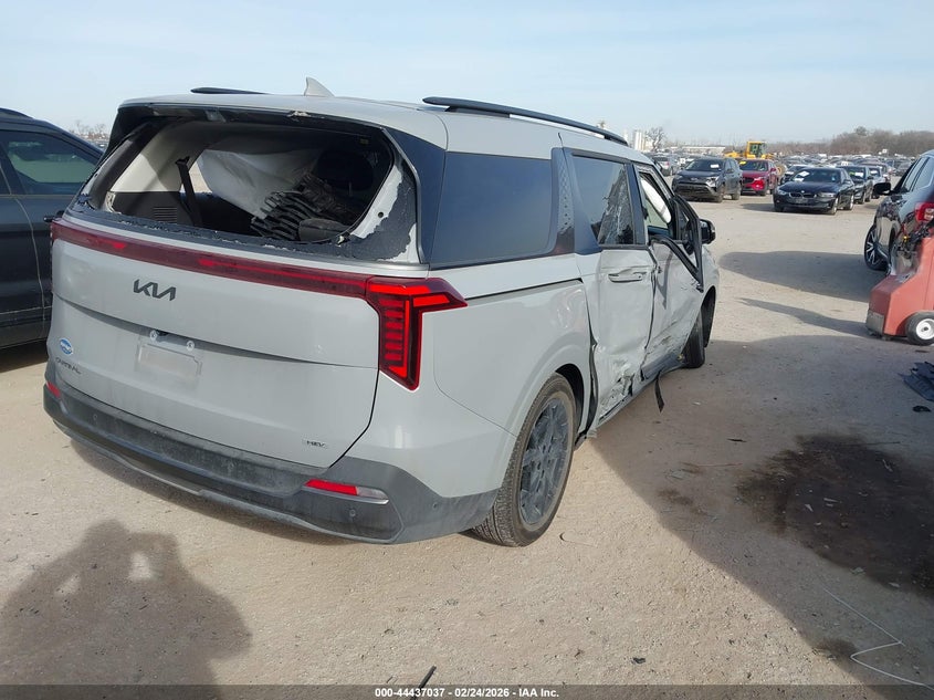 2025 Kia Carnival VIN KNDNE5KA2S6043720 IAAI salvage auction — ROLLOVER, Salvage (Texas), sold $11,400 on 2026-07-21 (photo 4)
