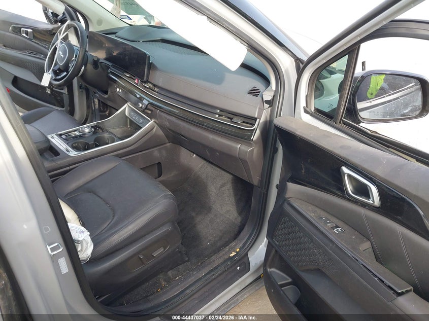2025 Kia Carnival VIN KNDNE5KA2S6043720 IAAI salvage auction — ROLLOVER, Salvage (Texas), sold $11,400 on 2026-07-21 (photo 5)