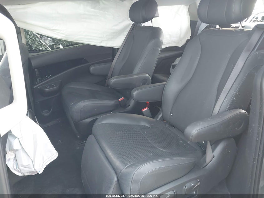 2025 Kia Carnival VIN KNDNE5KA2S6043720 IAAI salvage auction — ROLLOVER, Salvage (Texas), sold $11,400 on 2026-07-21 (photo 8)