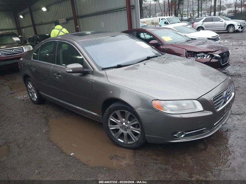 2011 Volvo S80 VIN YV1940AS1B1138116 IAAI salvage auction — Burn Engine, Clear (Virginia), sold $100 on 2026-08-20 (photo 1)