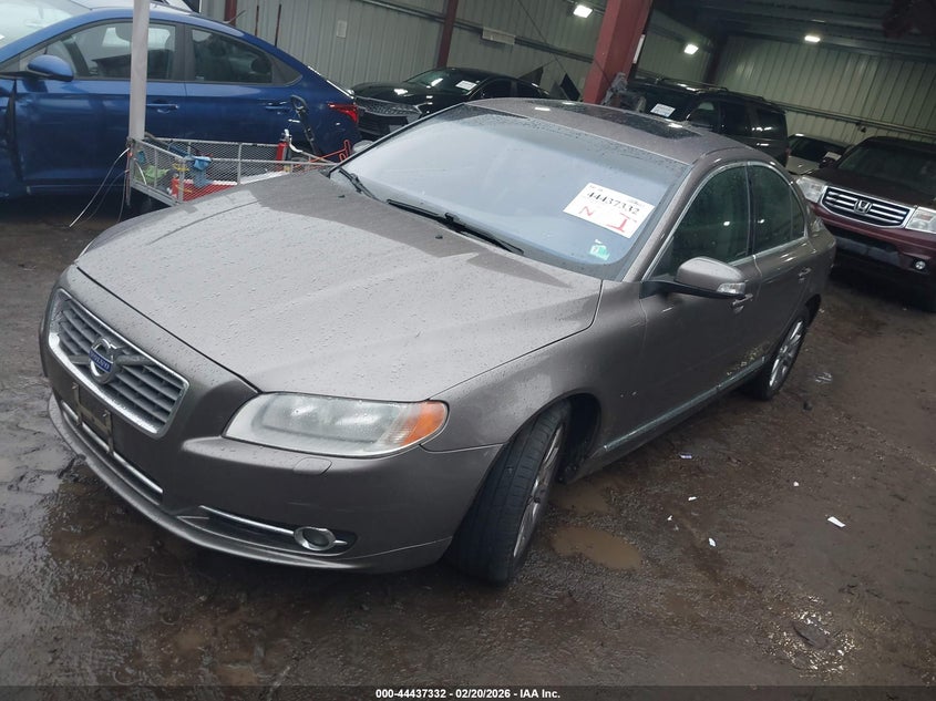 2011 Volvo S80 VIN YV1940AS1B1138116 IAAI salvage auction — Burn Engine, Clear (Virginia), sold $100 on 2026-08-20 (photo 2)