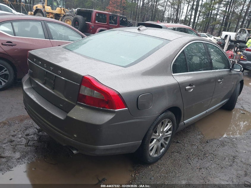 2011 Volvo S80 VIN YV1940AS1B1138116 IAAI salvage auction — Burn Engine, Clear (Virginia), sold $100 on 2026-08-20 (photo 4)