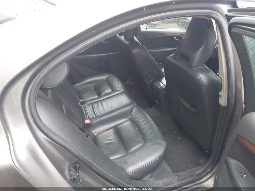 2011 Volvo S80 VIN YV1940AS1B1138116 IAAI salvage auction — Burn Engine, Clear (Virginia), sold $100 on 2026-08-20 (photo 8)