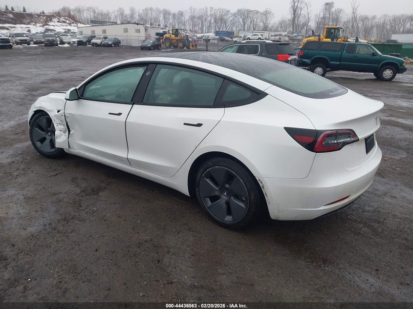 2022 Tesla Model 3 VIN 5YJ3E1EB7NF207931 IAAI salvage auction — LEFT FRONT, Salvage Title, sold $9,800 on 2026-08-01 (photo 3)