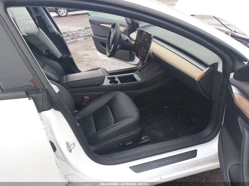 2022 Tesla Model 3 VIN 5YJ3E1EB7NF207931 IAAI salvage auction — LEFT FRONT, Salvage Title, sold $9,800 on 2026-08-01 (photo 5)