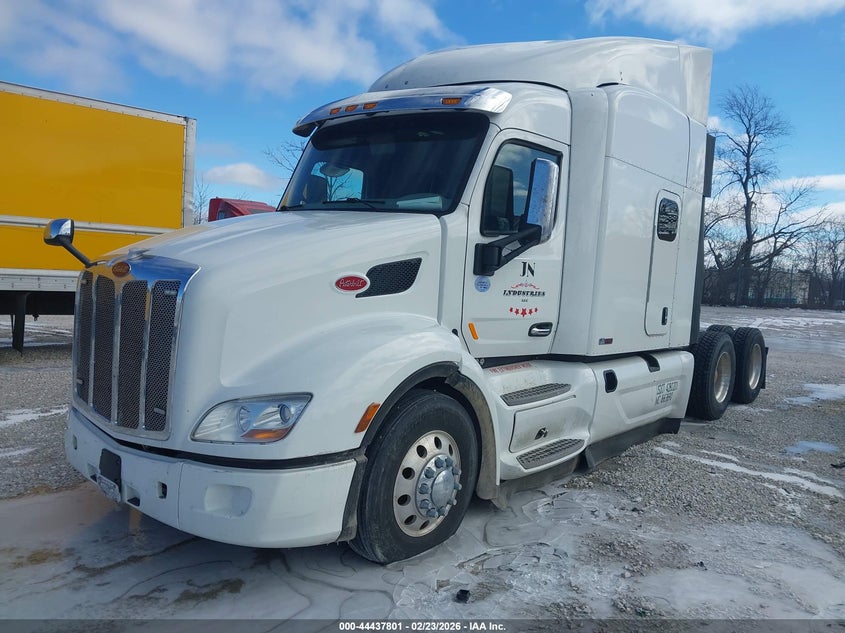 2020 Peterbilt 579 VIN 1XPBDP9XXLD675582 IAAI salvage auction — TRANSMISSION, Clear (Illinois), sold $7,000 on 2026-07-08 (photo 2)