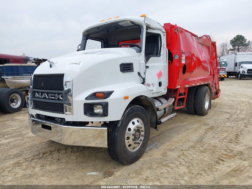 2026 VIN 1M2MDBAA7TS077932 IAAI salvage auction — FRONT & REAR, Salvage Title, sold $20,600 on 2026-07-12 (photo 2)