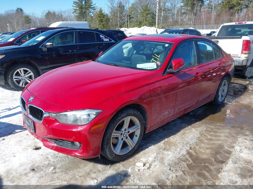 2013 BMW 3er VIN WBA3B3G57DNR80794 IAAI salvage auction — REAR END, Salvage Title, sold $825 on 2026-07-17 (photo 2)