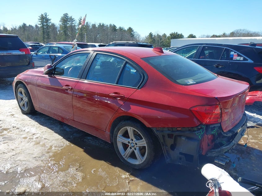 2013 BMW 3er VIN WBA3B3G57DNR80794 IAAI salvage auction — REAR END, Salvage Title, sold $825 on 2026-07-17 (photo 3)