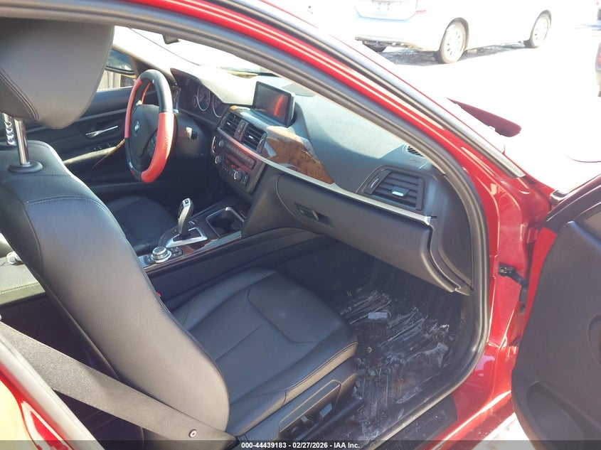 2013 BMW 3er VIN WBA3B3G57DNR80794 IAAI salvage auction — REAR END, Salvage Title, sold $825 on 2026-07-17 (photo 5)