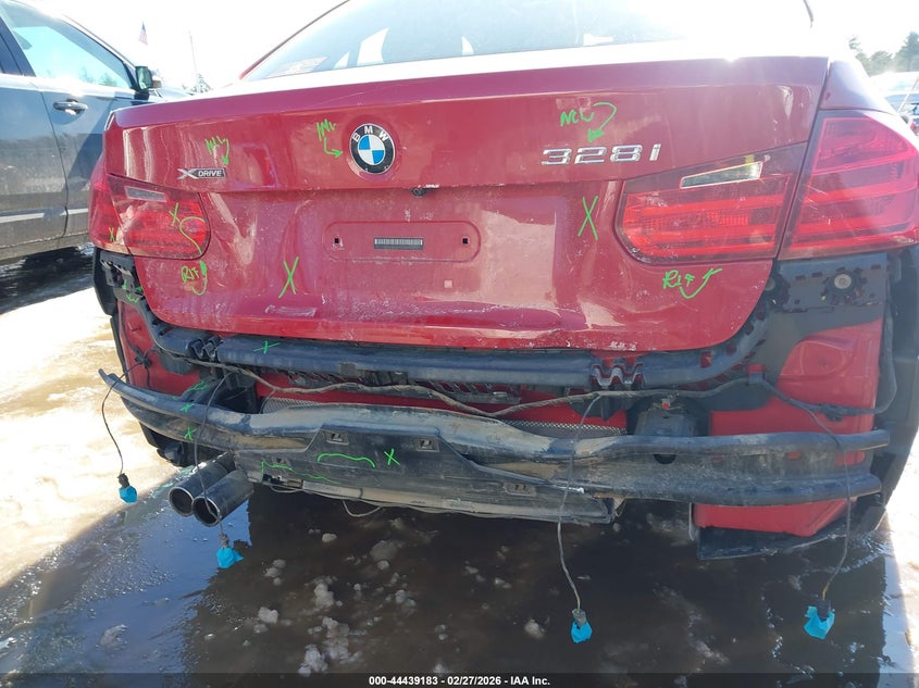 2013 BMW 3er VIN WBA3B3G57DNR80794 IAAI salvage auction — REAR END, Salvage Title, sold $825 on 2026-07-17 (photo 6)