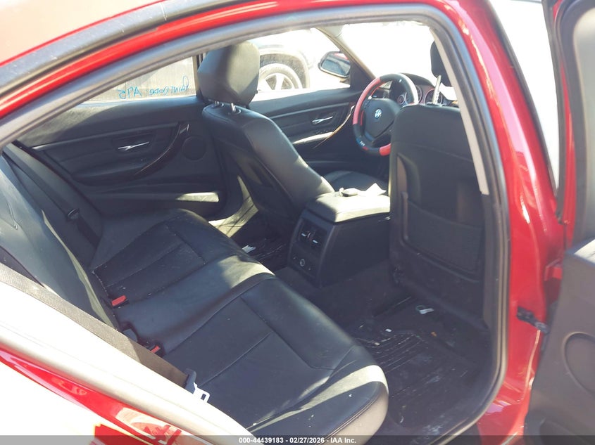 2013 BMW 3er VIN WBA3B3G57DNR80794 IAAI salvage auction — REAR END, Salvage Title, sold $825 on 2026-07-17 (photo 8)