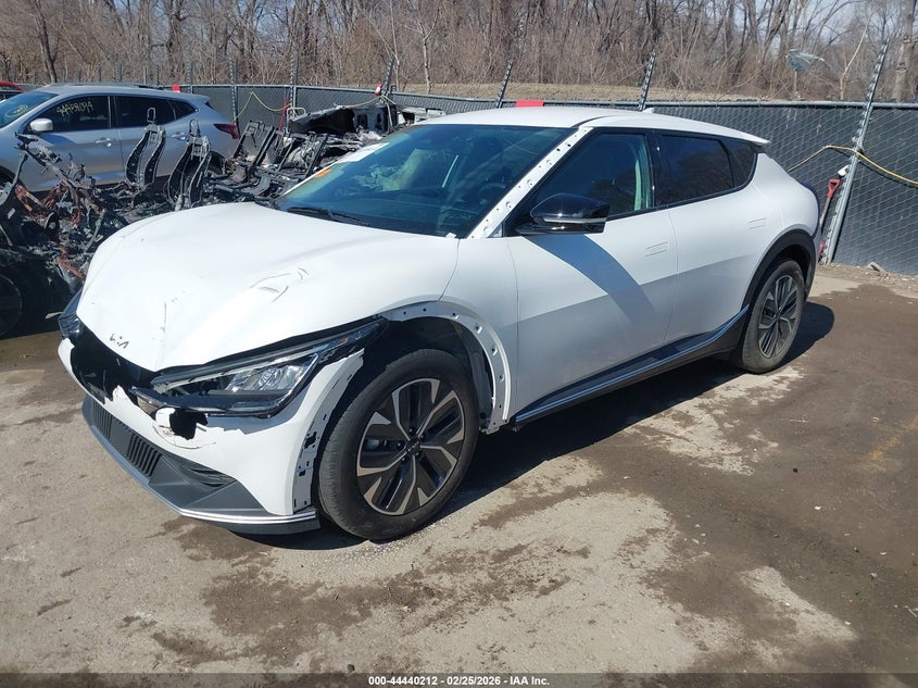 2024 Kia Ev6 VIN KNDC34LB3R5204686 IAAI salvage auction — FRONT END, Salvage (Kansas), sold $8,250 on 2026-07-22 (photo 2)