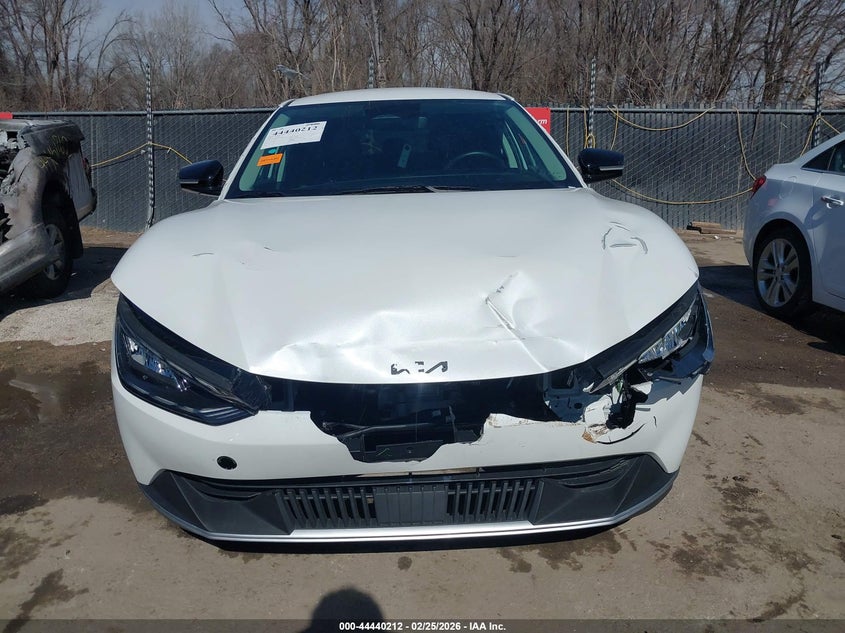 2024 Kia Ev6 VIN KNDC34LB3R5204686 IAAI salvage auction — FRONT END, Salvage (Kansas), sold $8,250 on 2026-07-22 (photo 6)