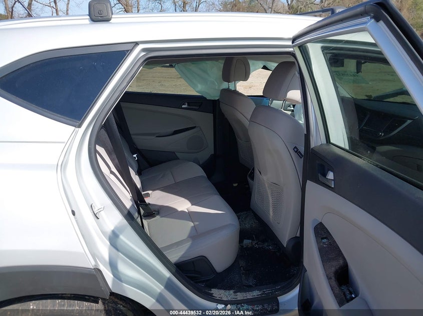 2017 Hyundai Tucson VIN KM8J33A26HU585972 IAAI salvage auction — FRONT & REAR, Salvage (Georgia), sold $1,150 on 2026-07-17 (photo 8)