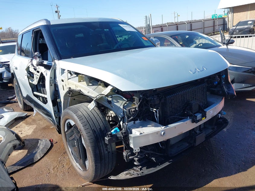 2024 Kia Ev9 VIN KNDADFS54R6038930 — IAAI salvage auction photo