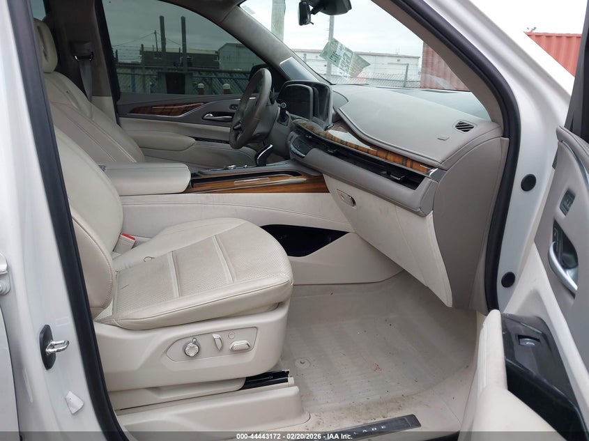 2024 Cadillac Escalade VIN 1GYS4RKL5RR398494 IAAI salvage auction — FRONT & REAR, Salvage (Illinois), sold $34,800 on 2026-09-14 (photo 5)