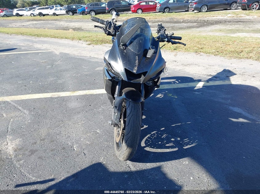 2020 Yamaha Yzf VIN JYARJ28EXLA005720 IAAI salvage auction — RIGHT SIDE, Salvage Title, sold $2,750 on 2026-07-22 (photo 5)