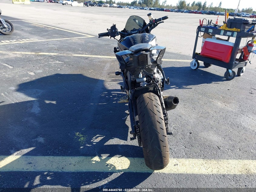 2020 Yamaha Yzf VIN JYARJ28EXLA005720 IAAI salvage auction — RIGHT SIDE, Salvage Title, sold $2,750 on 2026-07-22 (photo 6)