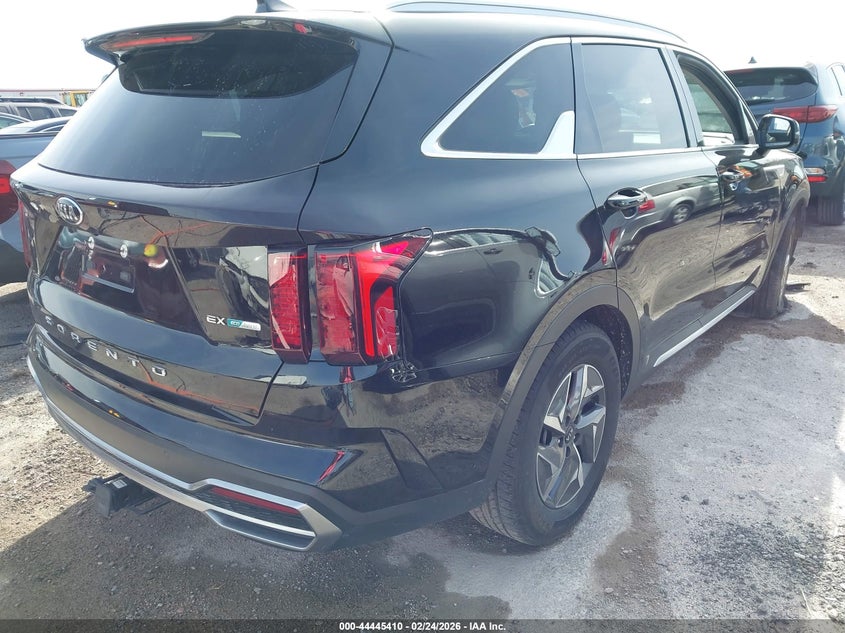 2021 Kia Sorento hybrid VIN KNDRH4LG9M5045432 IAAI salvage auction — ENGINE DAMAGE, Clear (Oklahoma), sold $7,400 on 2026-08-24 (photo 4)