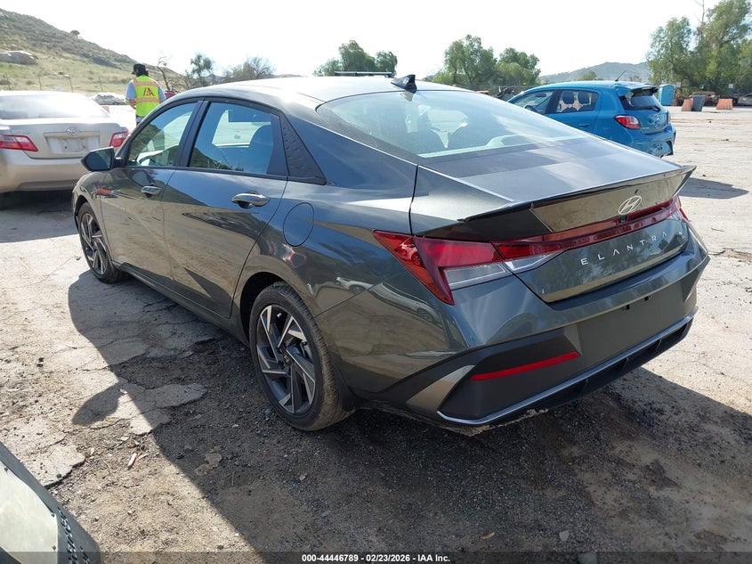 2025 Hyundai Elantra VIN KMHLM4DG2SU073815 IAAI salvage auction — RIGHT FRONT, Salvage Title, sold $5,100 on 2026-07-13 (photo 3)